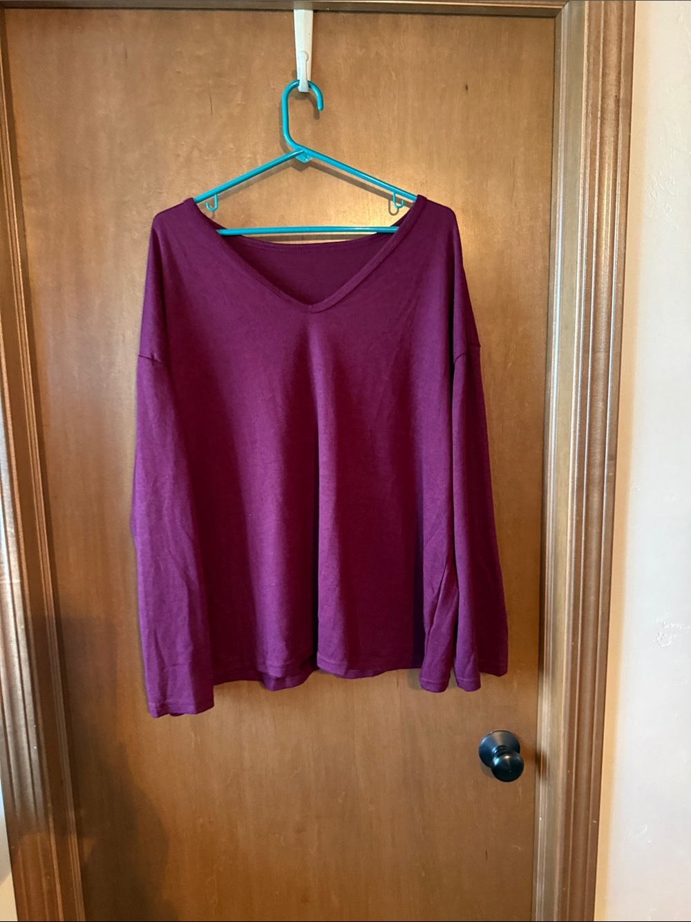 SHEIN Women's V-Neck Long Sleeve Sweater in Burgundy